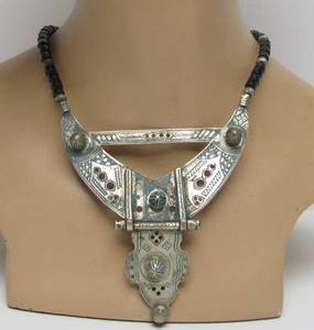 lot 52 image: Large & Diminutive Tuareg Berber Necklace