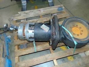lot 8 image: Raymond 537 CSR30T Drive Motor