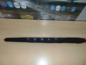 lot 39 image: Tesla Official Golf Umbrella
