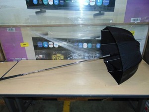 lot 40 image: DrizzleStik Flex- Golf Club Umbrella