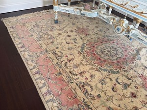 lot 36 image: Large Oriental Style Area Rug 80 x 120 Inches with Floral Pattern