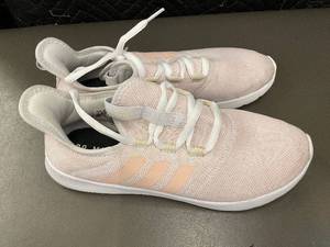 lot 9 image: Adidas Womens Pink Athletic Shoes Size 10.5
