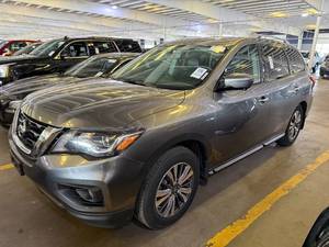 lot 3 image: 2017 Nissan Pathfinder SL 4x4