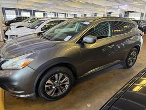 lot 11 image: 2016 Nissan Murano SV