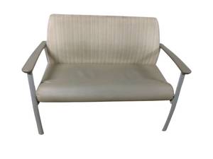lot 13 image: Spec Bench
