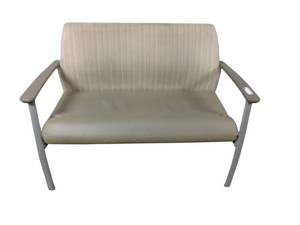 lot 15 image: Spec Bench