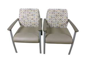 lot 21 image: 2 Chairs
