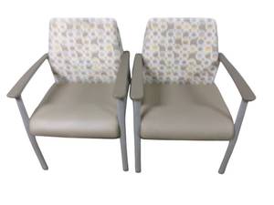 lot 22 image: 2 Chairs