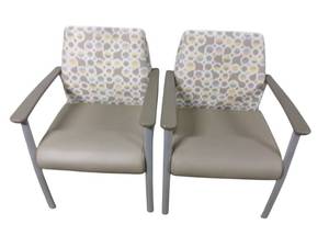 lot 23 image: 2 Chairs