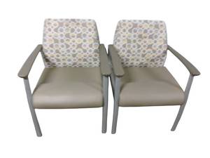lot 31 image: 2 Chairs