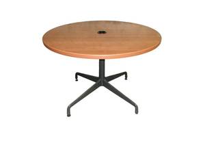 lot 62 image: Herman Miller Table 42 Diameter