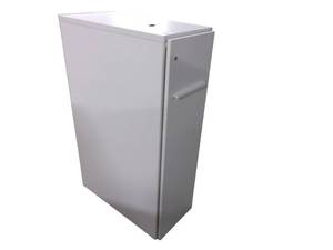 lot 84 image: Knoll White Storage Cabinets with Key