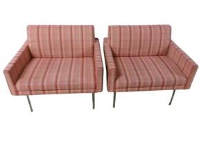 lot 132 image: 2 Herman Miller Geiger Tuxedo Chairs