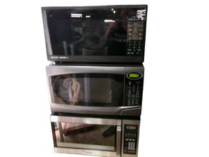 lot 159 image: 3 Microwaves
