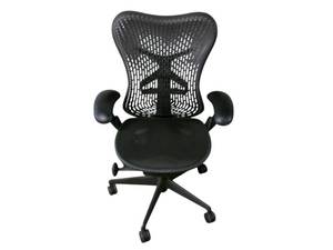 lot 167 image: Herman Miller Mirra Task Chair
