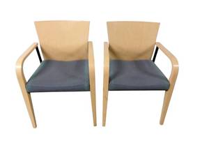 lot 181 image: 2 Steelcase Guest Chairs