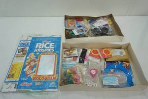 lot 12 image: Vintage Sports Cards and Other Collectibles