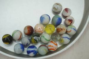lot 20 image: Vintage Marble Shooters (21ct)