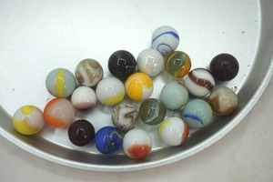 lot 26 image: Vintage Marble Shooters (22ct)