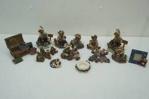 lot 55 image: Boyds Bears & Friends Collection 16ct Variety