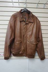 lot 93 image: Wilsons Mens Leather Jacket Size 2XL