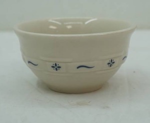 lot 97 image: Longaberger Woven Traditions Classic Blue 4 bowl