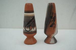 lot 102 image: Navajo Pottery Vases