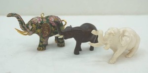 lot 116 image: Elephant Figurines