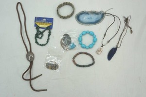lot 117 image: Stone Jewelry & Sliced Agate