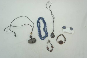 lot 118 image: Stone Jewelry Lot