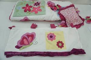 lot 125 image: Crib Set and Curtains (Butterfly Theme)