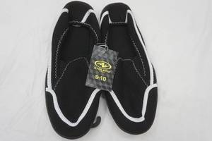 lot 134 image: Athletic Works water shoes