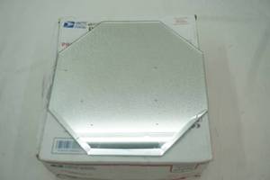 lot 136 image: Octagonal Mirrors 12ct 12