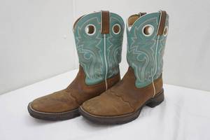 lot 138 image: Durango Womens Size 9.5. 10 tall