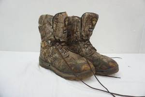 lot 139 image: Mens Camo Boots Size 12W