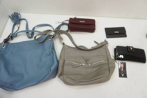 lot 142 image: Womens Purse & Wallet Lot