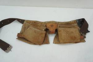 lot 146 image: Leather Tool Belt
