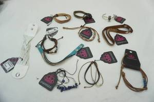 lot 199 image: Paparazzi Jewelry NEW 11ct Bracelets
