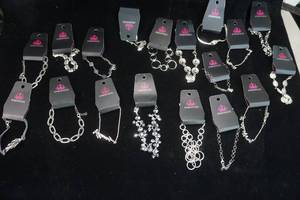 lot 200 image: Paparazzi Jewelry NEW 17ct Bracelets