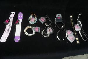 lot 201 image: Fashion Jewelry NEW 10ct Bracelets