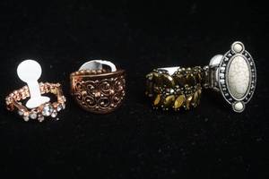 lot 204 image: Paparazzi Jewelry 4ct Rings wstretch bands