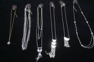 lot 223 image: Paparazzi Jewelry NEW 7ct Necklace & Earring Sets