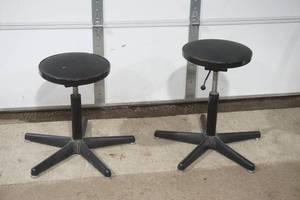 lot 250 image: (2ct) Adjustable Mechanics Chairs
