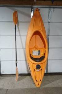 8 ft. Kayak & NEW Oar