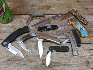 lot 172 image: Group Hunting - Tactical Type Knives - Including Winchester