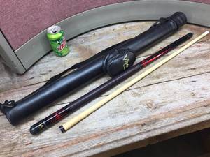 lot 175 image: Viper Pro Series 2 Pc Pool Cue with Case - Nice