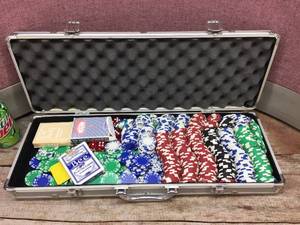 lot 177 image: Metallic Case with poker Chips - Heavy