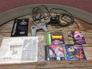 lot 183 image: Misc PlayStation Items