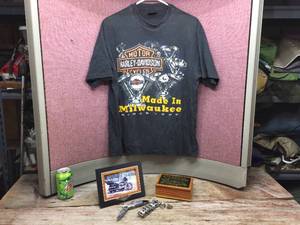 lot 195 image: Harley DavidsonBiker Themed Items