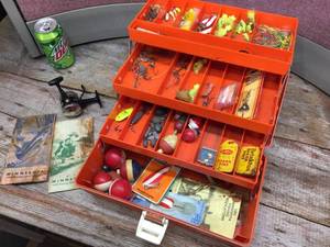 lot 203 image: Vintage Tackle Box - Jigs - Mepps - Daredevils - Old Bobbers